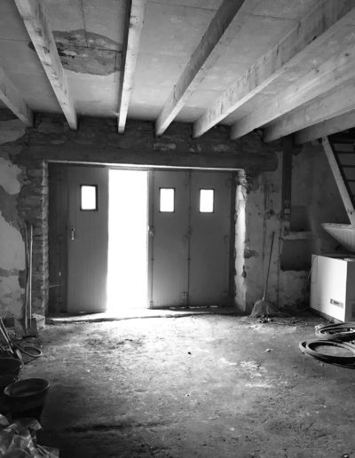 Photographie avant travaux : garage (transformé en séjour)